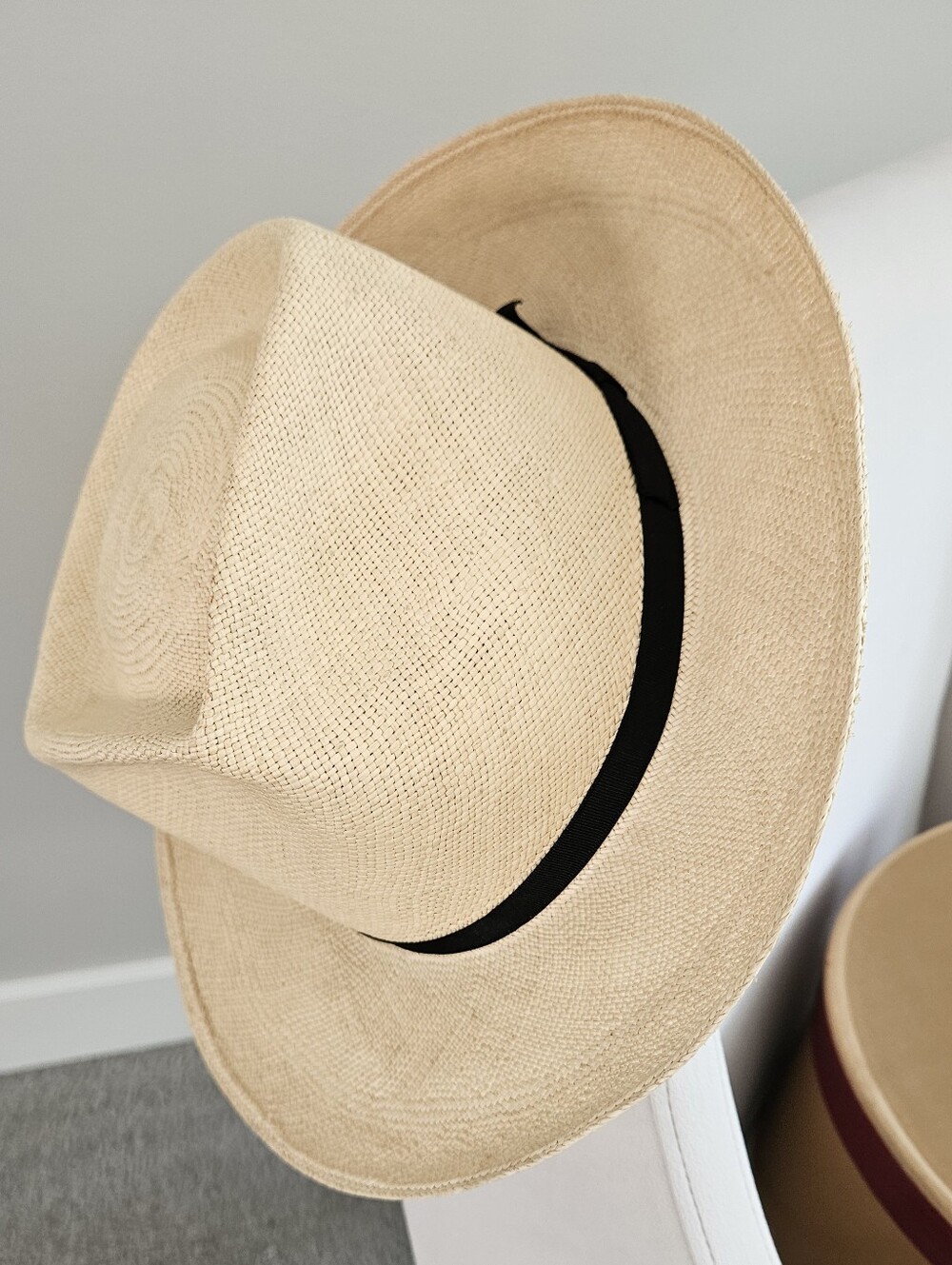 Vtg Steton Straw Fedora With Black Ribbon Band & Center Dent Crown.